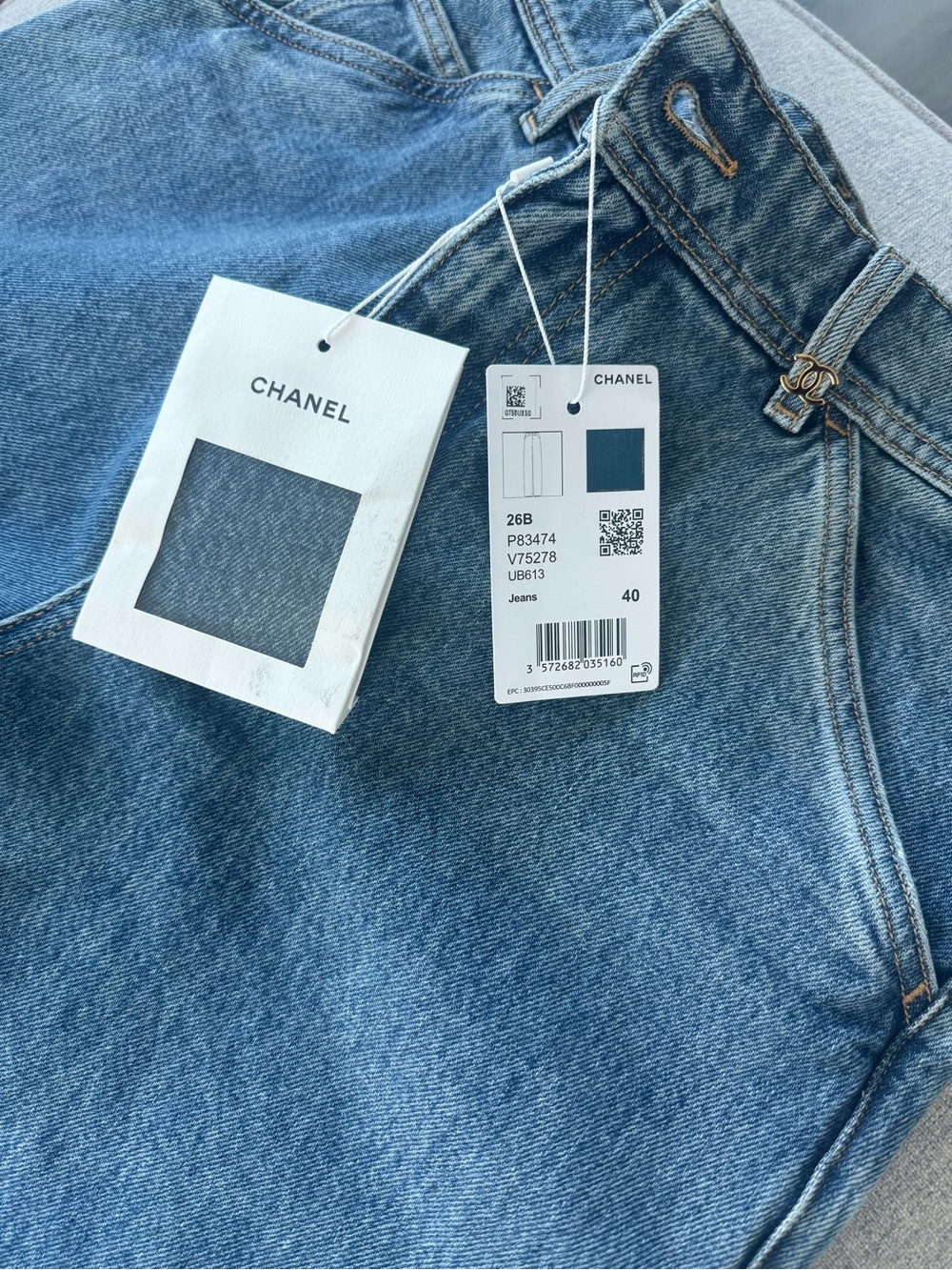 CHANEL Carpenter Light Blue High-Rise Women's Jeans with CC Charm Size 40 NWT